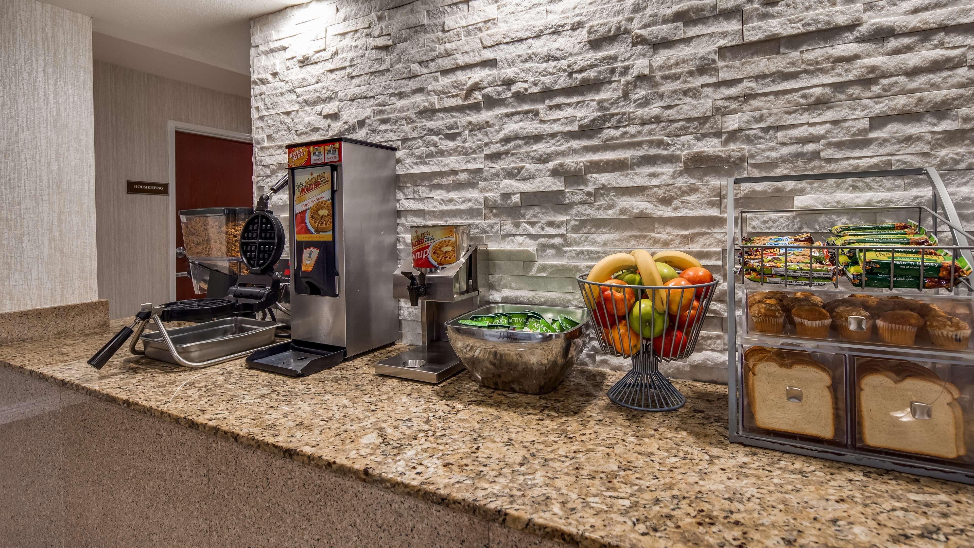 Surestay Hotel By Best Western Alexandria Airport Eksteriør bilde